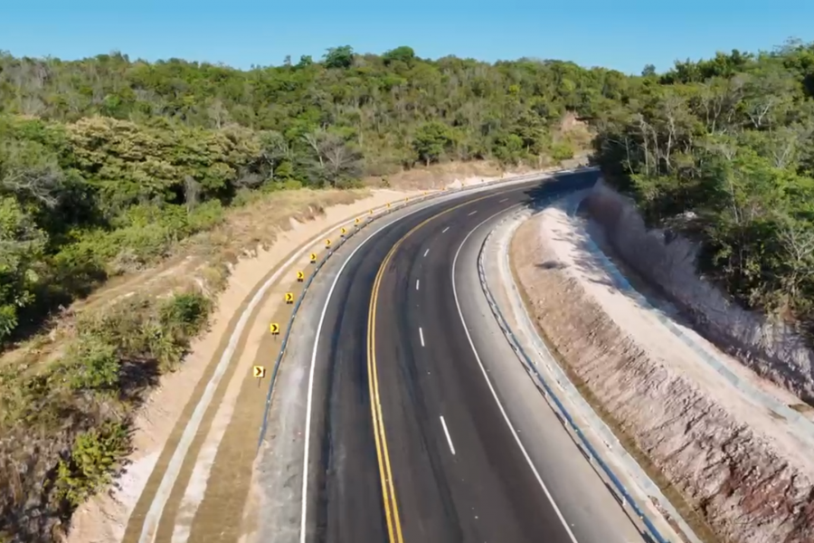 Foto Via Brasil BR-163 conclui segunda correção de traçado na Serra do Cachimbo